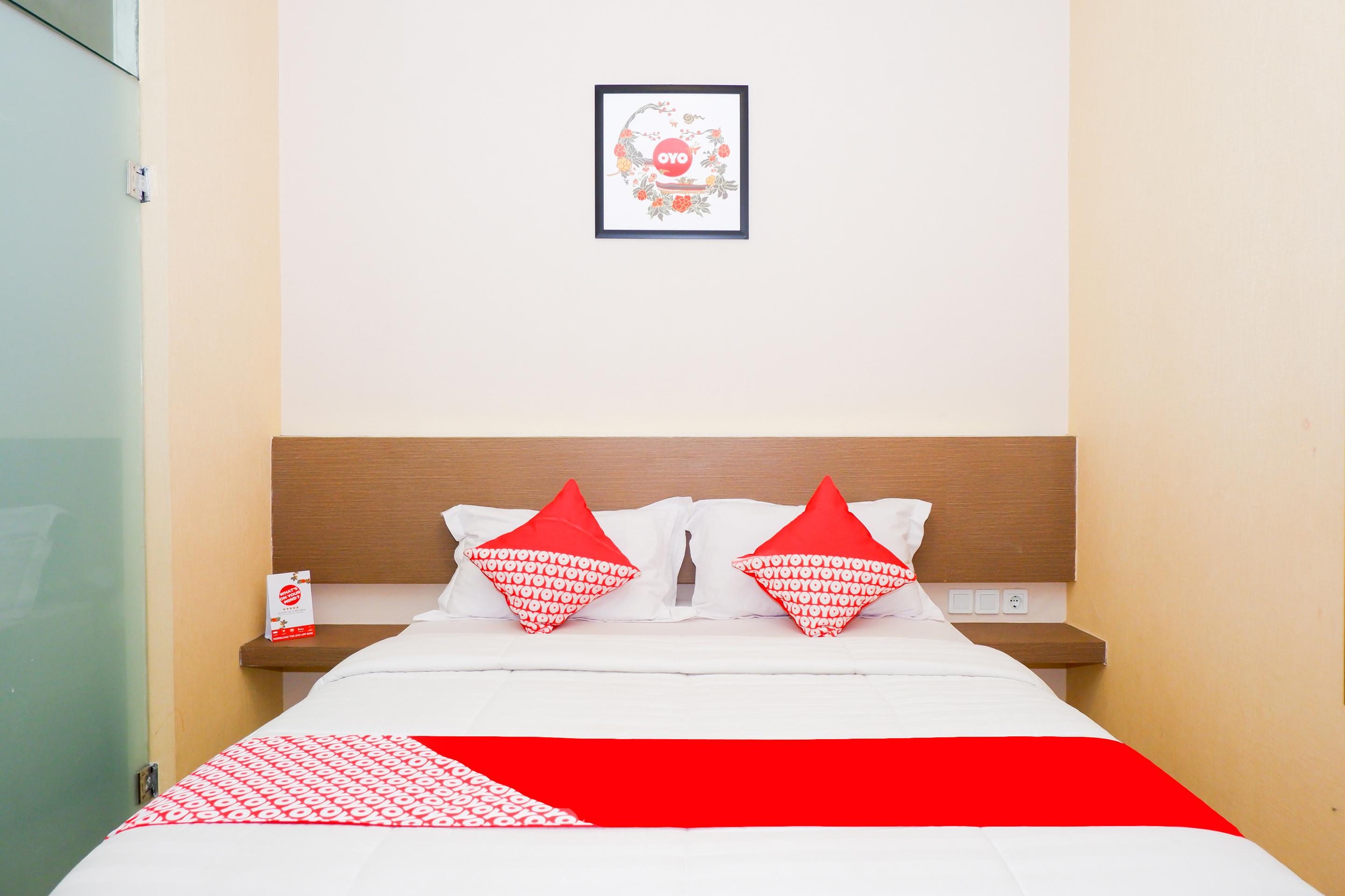 Oyo 379 Grand Mundu Hotel Semarang Exterior foto